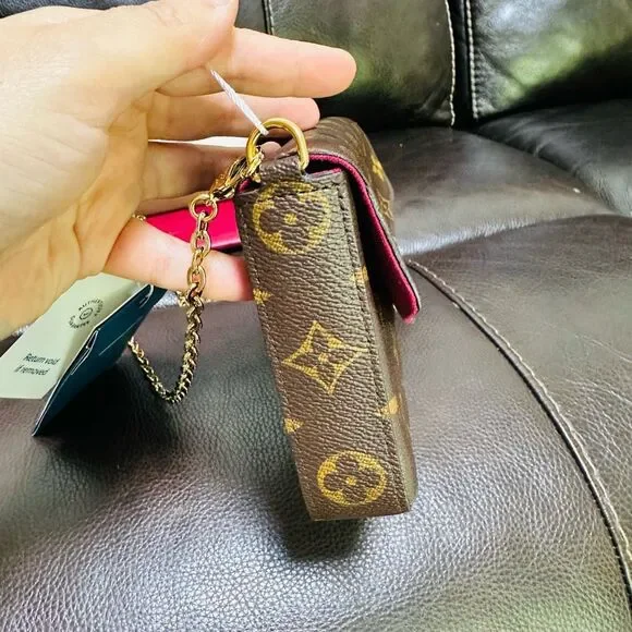 Louis Vuitton Felicie Pochette - Picture 5 of 16